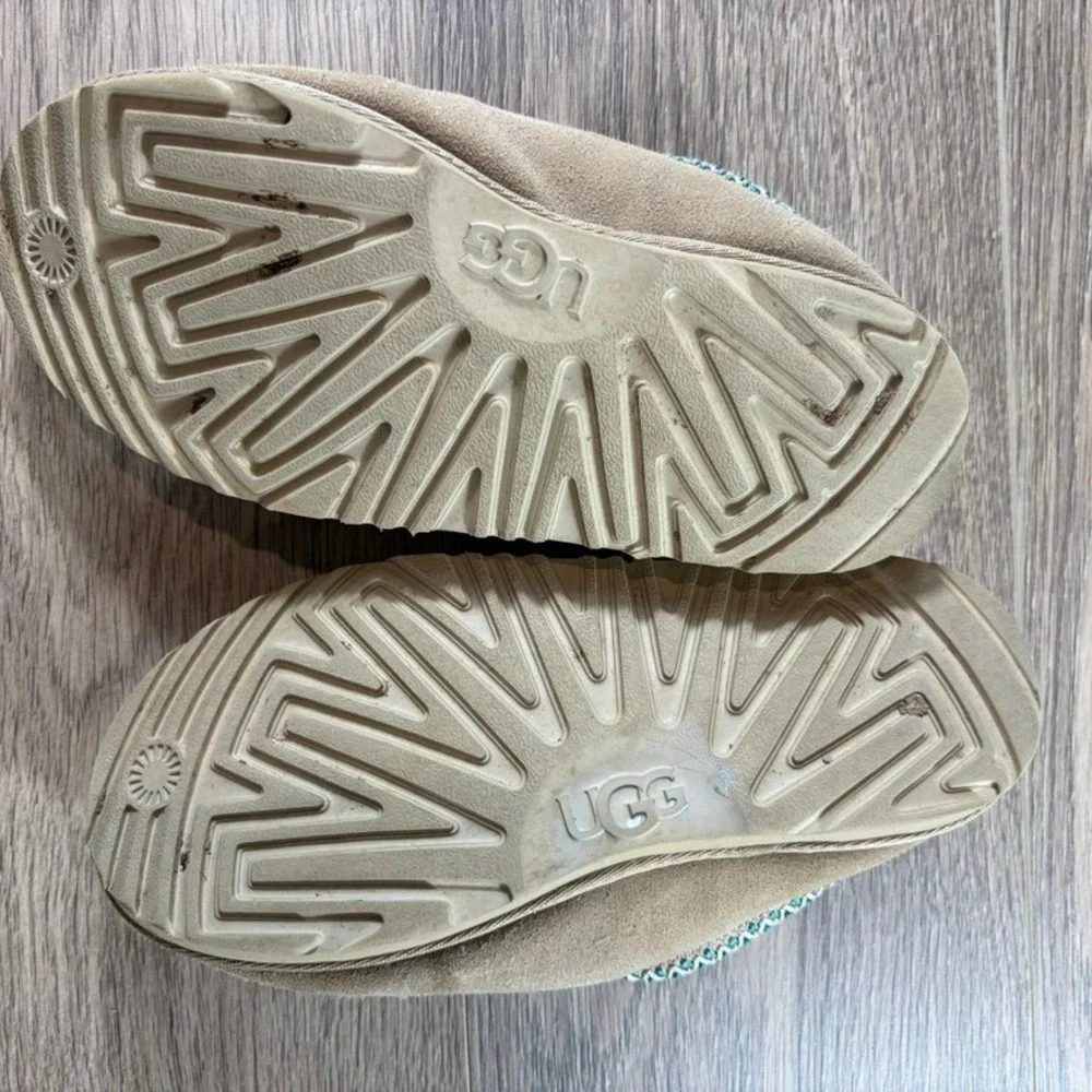 UGG Kids Tasman Suede Slippers Tan Teal Braid Trim Size 4 1019066K Slide Casual